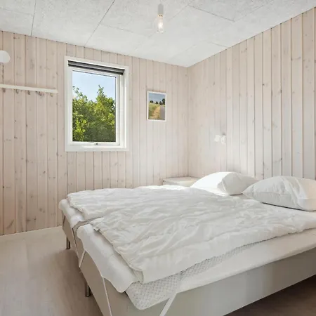 5 Bedroom Beautiful In *