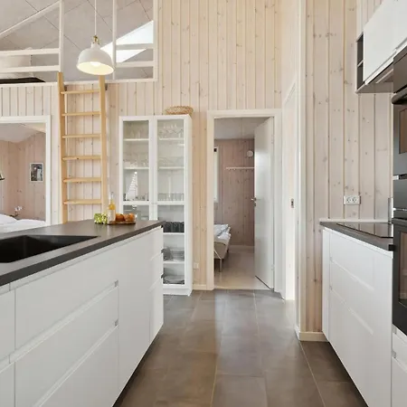 5 Bedroom Beautiful In